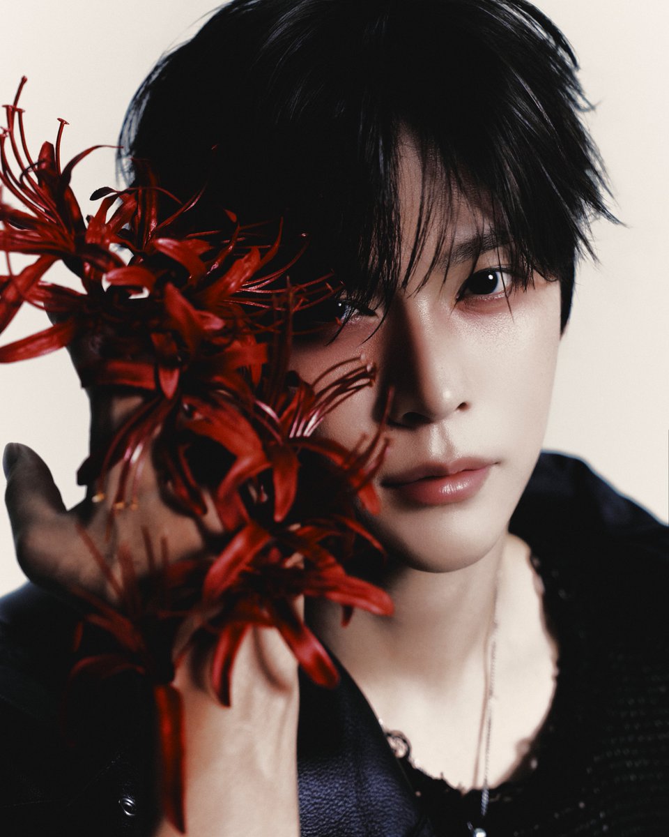 tmrwmag's tweet photo. EUNSEOK for tmrw Magazine #56
https://t.co/agqx5dwkgV
EDITORIAL CREDITS
-
Creative Directors: LOUDI, Yeyoung Choi
Photographer: Yeyoung Choi @yeng__p
Visual Director: LOUDI @loudi_00xo
Producer: Kuya Allen @kuya.allen
Editorial Coordinator: Scarlett Kersey @scarlettkersey
Videographer: Shey Allen @shey_allen
Floral Set Design: Yoonji Shin, Dayoung Kyung
Hair Stylist: Lee Jae
Makeup Artists: Lee Jun Sung, Lee So Ra
Stylist: Kittie Yiyi @kittieyiyi
Label: SM Entertainment @smtown
Editor: Hasan Beyaz @hasan_baeyaz
