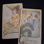 Photo by 𝓜𝐢𝐜𝐜𝐮 does tarot (@glamphrodite)