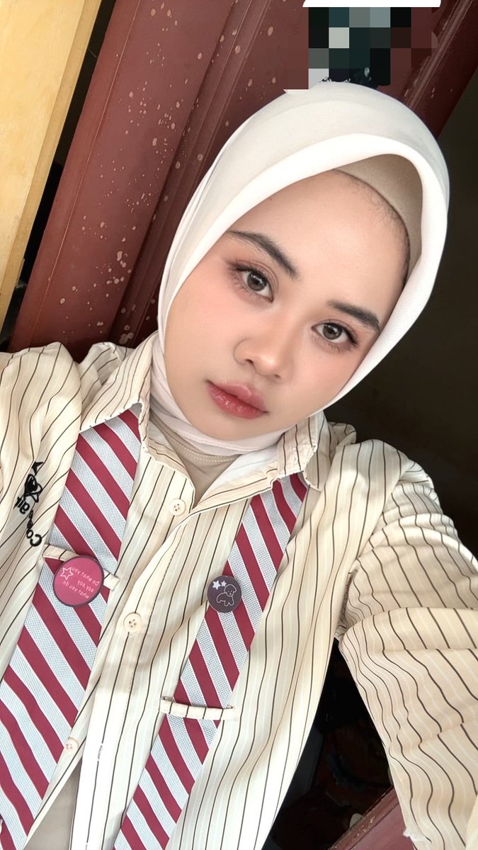 sanjeevxrn's tweet photo. gw merasa bentar lagi bakalan jadi ubi cilembu deh saking panasnya😭 musik ujan kapan sih sebenernya?? https://t.co/ddGY3uLLcP