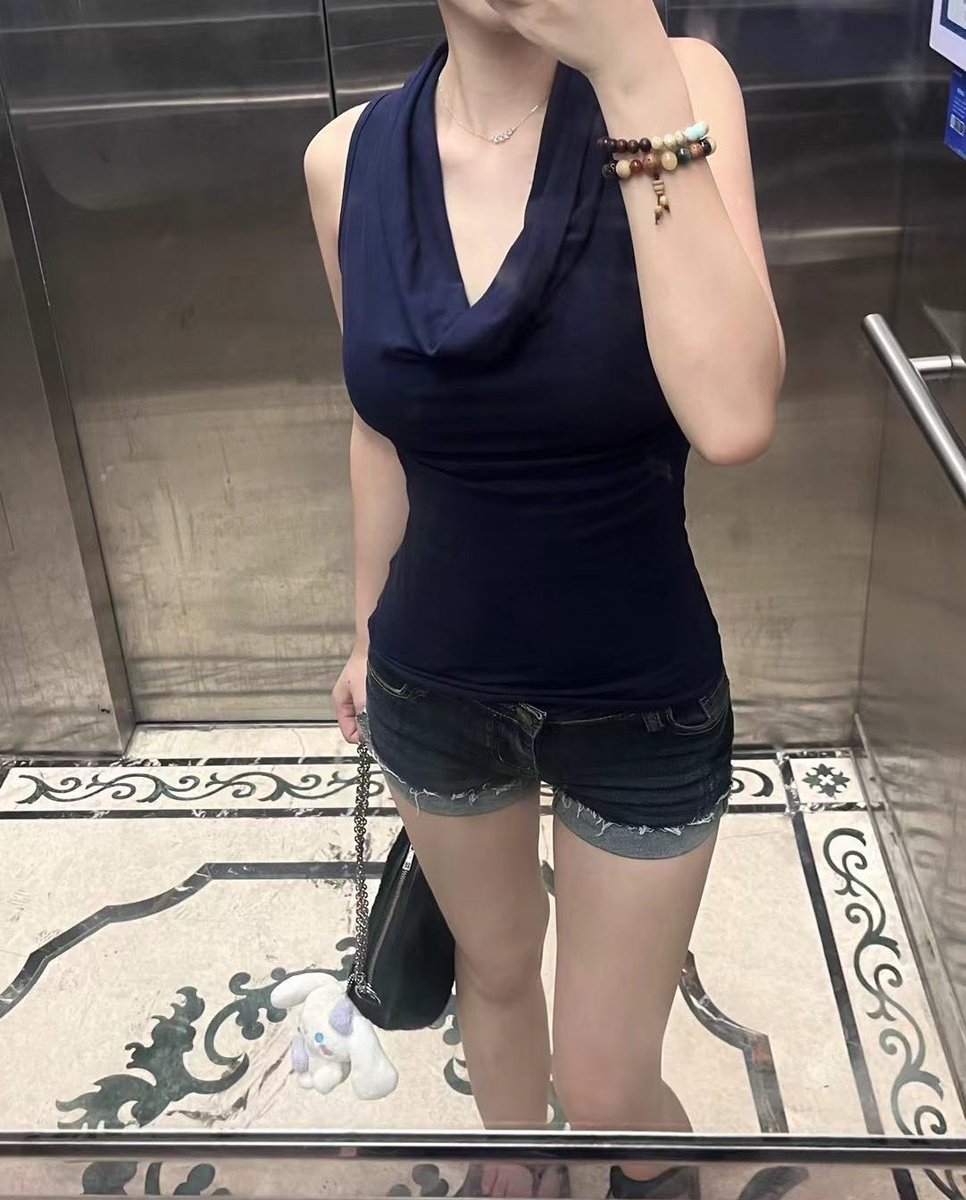 mariel891's tweet photo. 02年女在四川成都，找男（不开玩笑）在线蹲一位周末能约的男搭子，感觉好的话可以长期！不打扰彼此生活！可以接受测纸检测的 点赞优先 ##四川 #成都 #女大 #搭子 https://t.co/mRfiz5dde1
