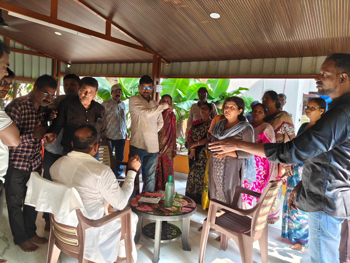 bjp_sau's tweet photo. জনতার পাশে, জনতার সঙ্গে — মানুষের কথা শুনতে ও তাঁদের সমস্যার সমাধানে জনতার দরবার। https://t.co/4uzmckVRM5