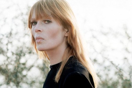 ubbi20115's tweet photo. Nico , o sea la modelo y cantante que fuera parte de The Velvet Underground en el 1° disco , nacía el 16 de octubre 1938 . https://t.co/E9CHhqCi8n