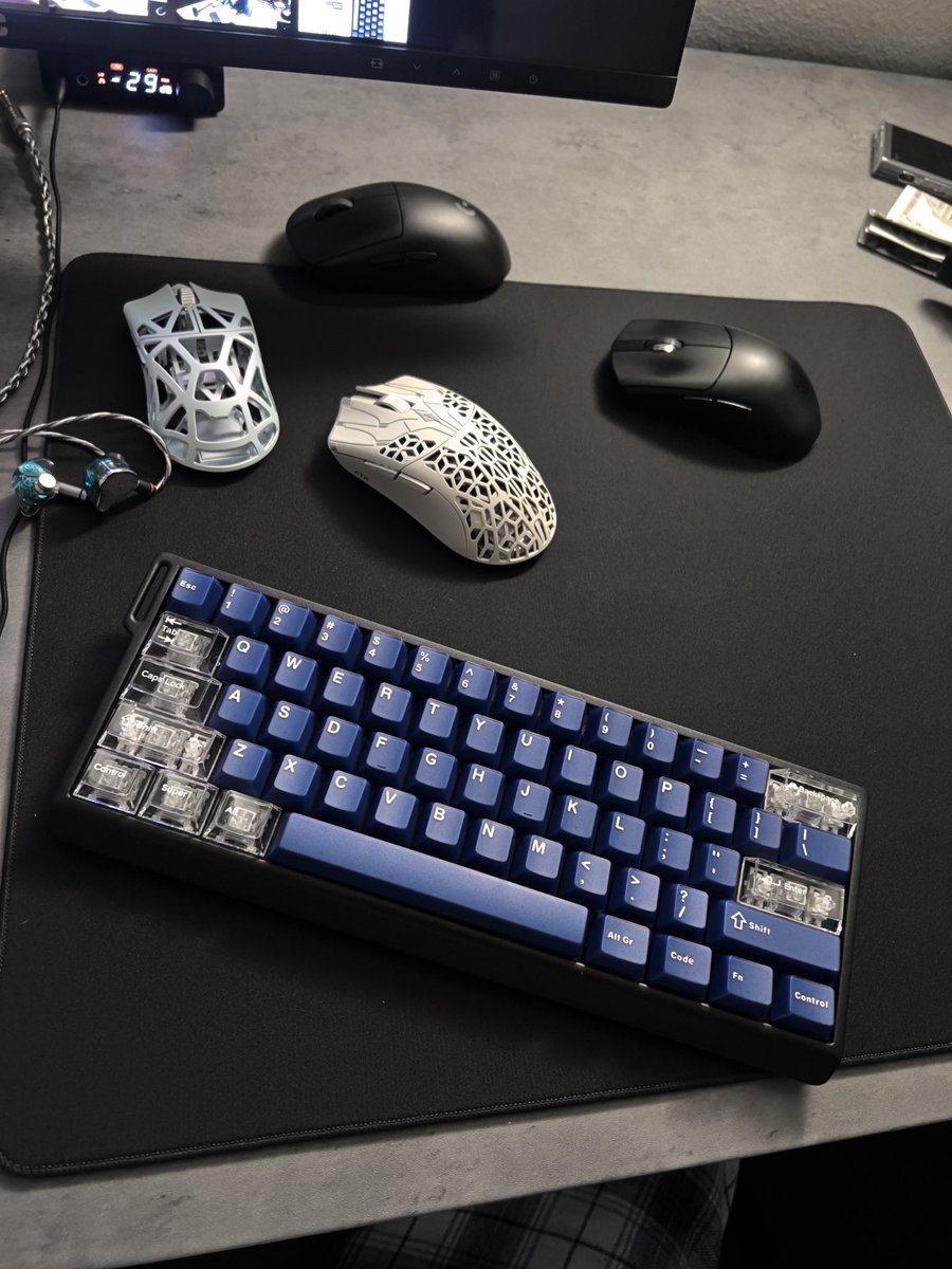 greaf_x's tweet photo. #desksetup https://t.co/yiM856zeJb