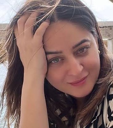 RajmaChaawalOG's tweet photo. MAHI VIJ’S RELATION WITH SALMAN KHAN’S MANAGER 

Mahi Vij’s birthday post for Nadeem Qureshi had people confused, and honestly, you can see why.

Nadeem is reportedly associated with Salman Khan Films and was involved in the production side when Salman Khan appeared on The Kapil Sharma Show. Mahi’s caption calling him “my family, my safe place, my forever” is bound to raise questions, especially when she also says Tara calls him Abba.

What makes this arrangement even more interesting is that Jay Bhanushali reportedly considers Nadeem his brother. Jay and Mahi have gone their separate ways, yet everyone seems to share a cordial bond.

But the bigger issue is the mixed messaging. When you publicly post captions like “my forever” and describe someone as your everything, people will naturally speculate. You can’t put out such emotionally loaded posts and then act surprised when the audience interprets them differently.

If their relationship is just as friends or family, that’s completely fine. But they should make things clear, especially when a child and a complicated family situation are involved.

You can’t control what people think, but you can control what you put out publicly.

Now we know that the support she’s getting in Bigg Boss 20 is coming from someone or for a reason.
