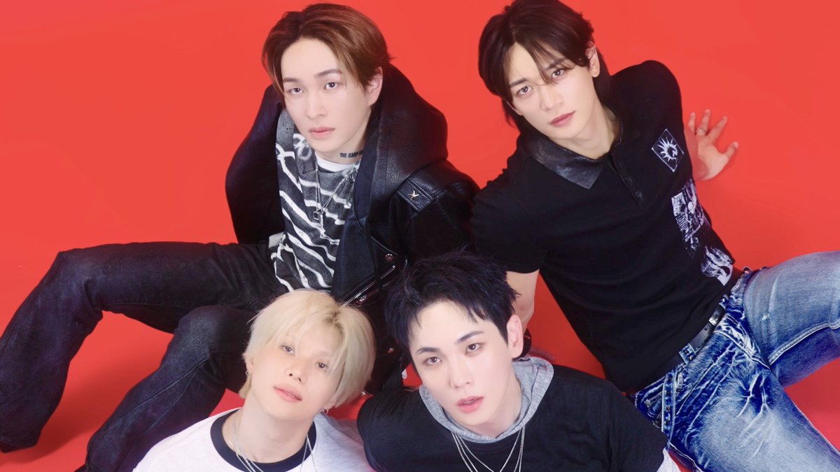 SHINee's tweet photo. 2027 SHINee SEASON’S GREETINGS BEHIND

https://t.co/d6N7lIRFOr

#SHINee #샤이니 
#2027SEASONSGREETINGS https://t.co/7zPp2ZhiL2