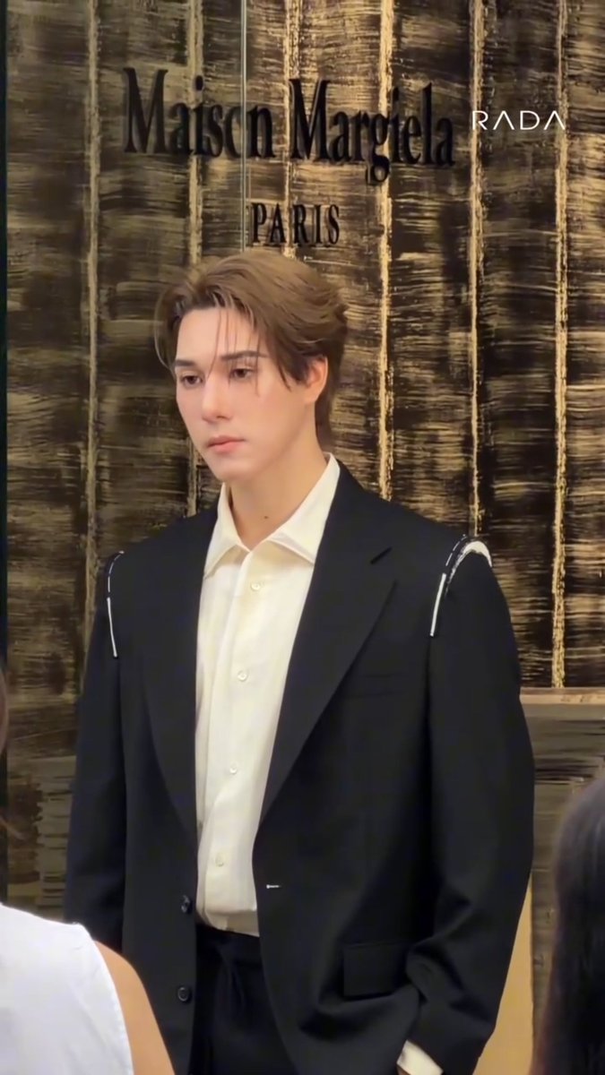 gemijuniii's tweet photo. ถ้าบอกว่าเป็นราชนิกุลนี่ก็เชื่อนะ หน้าตา ผิวพรรณ ความงามของใบหน้า คือให้ล้านคะแนนเลย เกิดและโตในวัง สุดจะคุณหนูนานิ ⭐️⭐️⭐️

NANI SCENTED MEMORIES

#MaisonMargielaFragrancesXNani 
#MaisonMargielaFragrances 
#HouseOfMemories https://t.co/63f6oB8esy