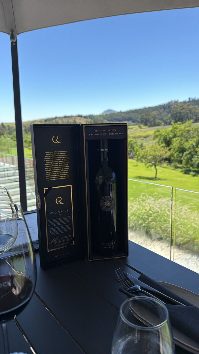 Zeee_zah's tweet photo. Wine tasting 🍷 🌟 my new favorite activity hehe https://t.co/6iv8fSMIWd