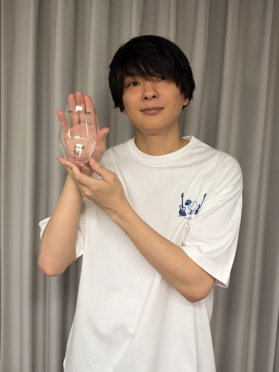 TenTwentyinfo's tweet photo. 【「Velvet Dinner」GOODS着用写真🐏】

斎藤宏介:Mサイズ(171cm)
須藤優:Lサイズ(177cm)

TenTwenty LIVE 2026「Velvet Dinner」
10/20(火)SGC HALL ARIAKE
OPEN 17:30 / START 18:30

会場先行販売 15:30〜17:00

通販 10/26(月)12:00～🛒
https://t.co/KLUIa7uZiP

▼詳細
https://t.co/2cAwYnLI6e https://t.co/R5Ejr3oNmw