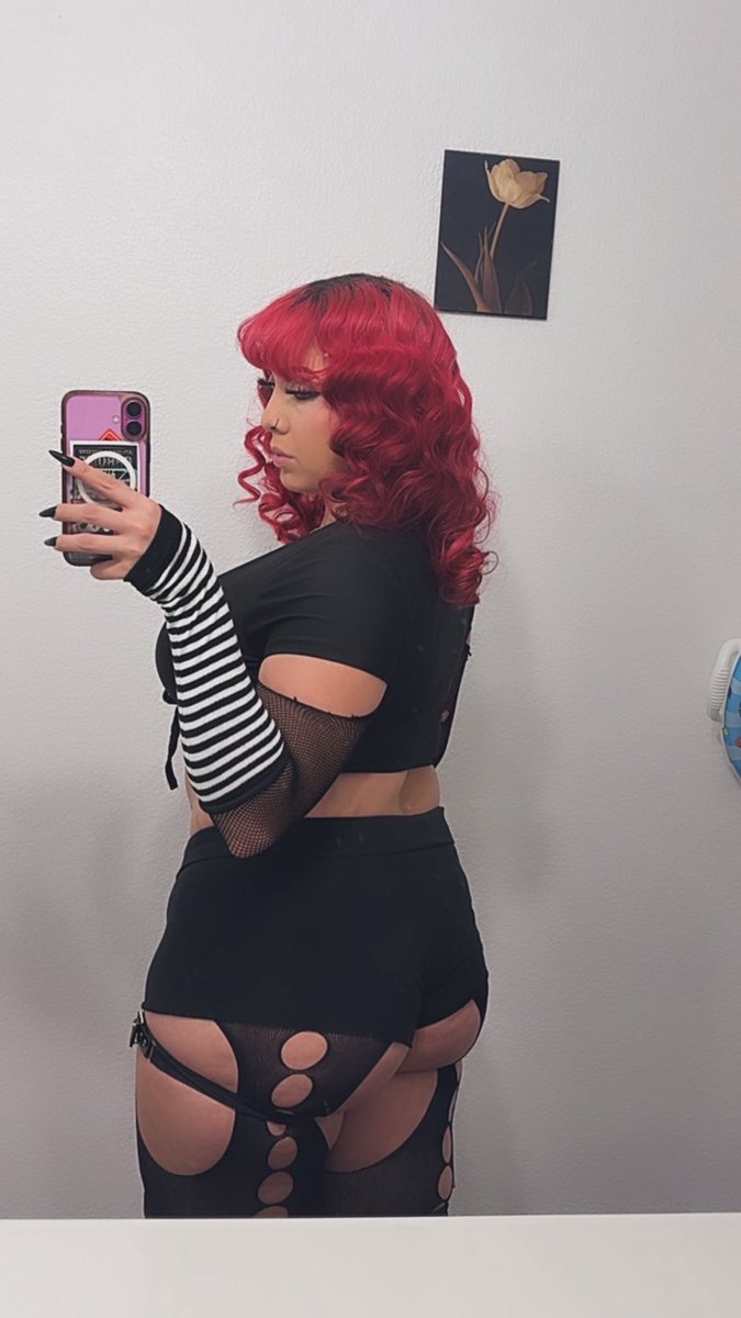 bbyst4rfir3's tweet photo. cute fits recently <3 https://t.co/M8WU0DvGic