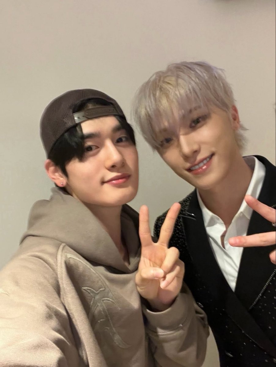 mingyursonly's tweet photo. 261016 seungnninnn (svt dancer) IG update with feat.dino 📸 #DINO #디노 

seungmin's caption:
🦖 SEVENTEEN's Maknae x Dancer's Maknae 🦕

OMG I didn't know that he's also the youngest among them 🥹 https://t.co/mEp9wXoCjA