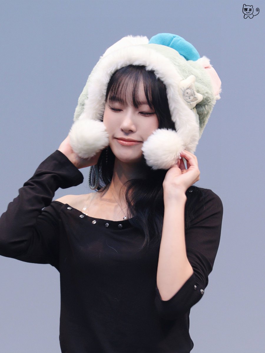 wky_pyon's tweet photo. 261010 어레이즈 팬싸

오랜만이야😻💜

#루네디 #LUNEDI #김지민 https://t.co/O4isuMv5ZF