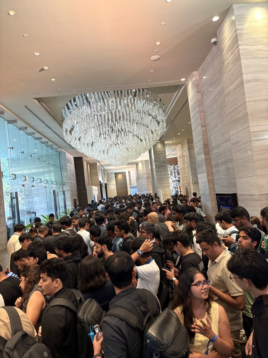 Jimb0o0o's tweet photo. Rush at the freebie stall @openai devday blr🤯 https://t.co/5WeOS12Xmm