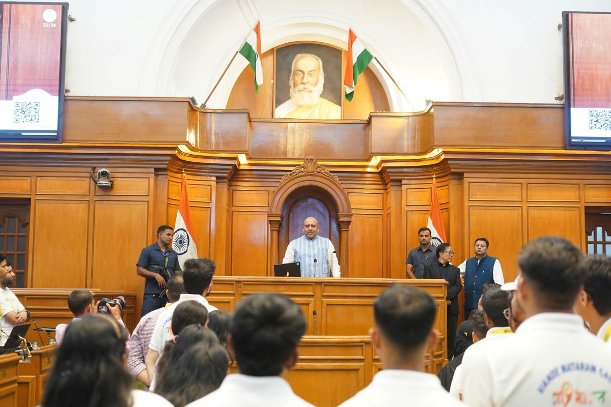 DelhiAssembly's tweet photo. Today, Hon’ble Speaker Shri @Gupta_vijender Ji interacted with young participants from Gujarat, Haryana, Uttar Pradesh, Jammu & Kashmir, Punjab and Arunachal Pradesh during their visit to the Delhi Legislative Assembly under the Youth Outreach Initiative as part of the MY Bharat Programme.

Hon'ble Speaker highlighted the importance of nurturing democratic values among young citizens and inspiring them to become responsible, informed and active contributors to the vision of a Viksit Bharat.

#Youth #ViksitBharat