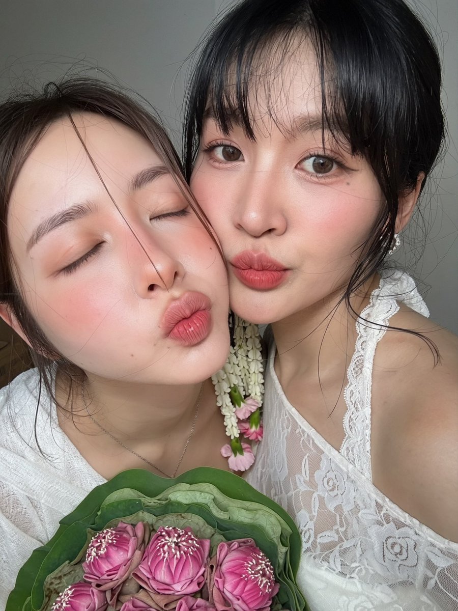 calledmemyyuk's tweet photo. 1 ช่อดอกไม้ :-) 💐🪷🤍🕊️🤲🏻 @chanyaduval 

#mychan #Charmers
 #MyyuKhawisara #Chanyaduval https://t.co/cNP2QI5Wz5