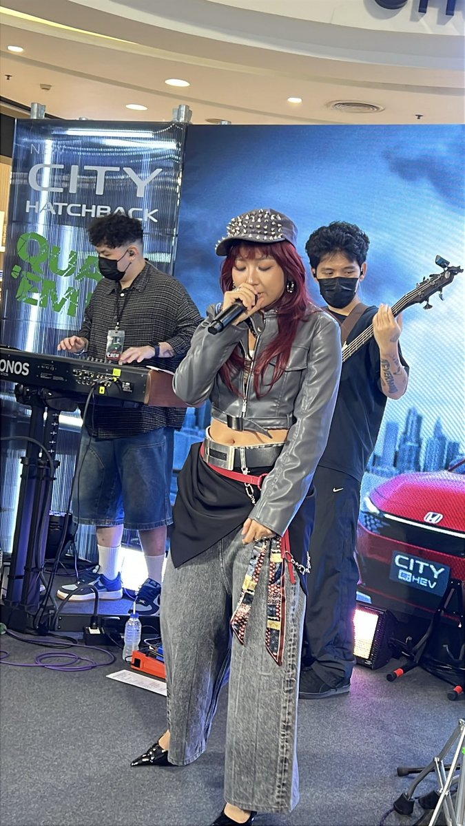 centralchonburi's tweet photo. Honda Quake ‘EM UP! พร้อมเสิร์ฟถึงที่แล้วววว🔥

🎤 มินิคอนเสิร์ตสุดมันส์จาก MILLI

🗓️16 ต.ค. 69
📍 ลานกิจกรรมชั้น 1 เซ็นทรัลชลบุรี

#HondaQuakeEmUp #สั่นทั่วเมืองสะเทือนทุกCITY #milli 
#HondaThailand  #centralchonburi https://t.co/nhQLJXuEyZ