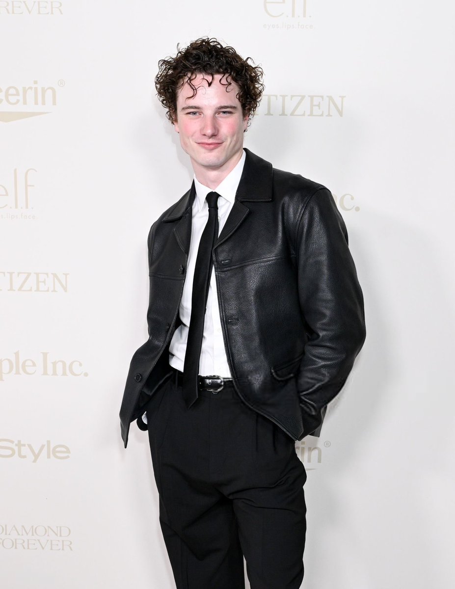 grahamcbrasil's tweet photo. O homem do ano! Graham Campbell deslumbrante no InStyle Imagemaker Awards ontem à noite em LA 🖤✨ https://t.co/p271WrAhOW