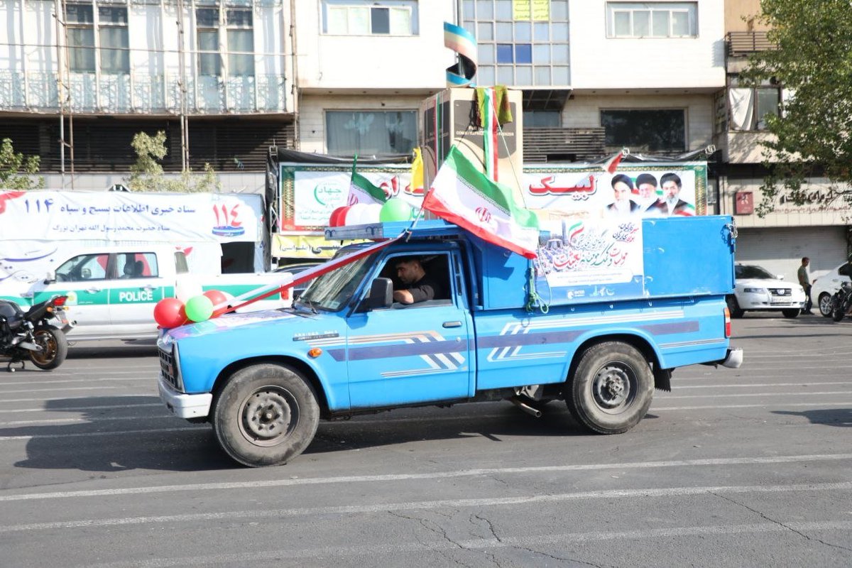 iraniankian34's tweet photo. بله امروز نیسان پشت نیسان جهیزیه برای جوونا اومد که زندگیشونو باهاش شروع کنن ♥️♥️🥰🥰
#از_بعثت_تا_مواسات https://t.co/Nv5WXrMvVh