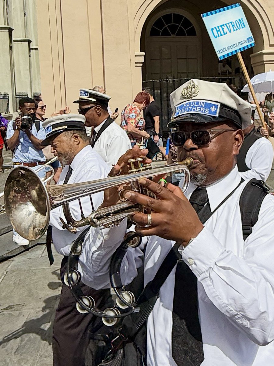 atco4's tweet photo. Paulin Brothers Brass Band entering Jackson Square in the opening parade of the 2026 French Quarter Festival New Orleans #tradjazz #fqf #trumpet #paulinbrothers #jazz https://t.co/PLxW3H9buX
