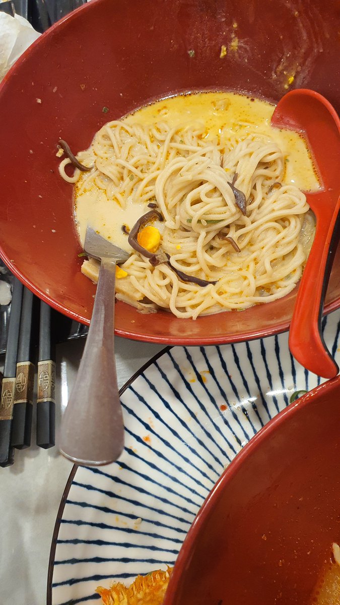 vifpers's tweet photo. Penasaran sama resto ramen baru buka, BAD REALLY BAD.
Tekstur mie nya kayak mie basi lembek, kuah nya kayak kuah soup basi, bahkan gyoza nya apek banget sumpah.
resto nya juga bau wc, padahal view restonya not bad.
price juga sama kayak RAMEN YA, Tapi 0 quality please. https://t.co/IAXMOKiuCB