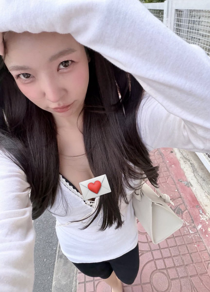Jen12395170's tweet photo. ตะเร็กกกก น่ารัก wa  🤏🏼

 #maywyda https://t.co/82lo9KqD1l