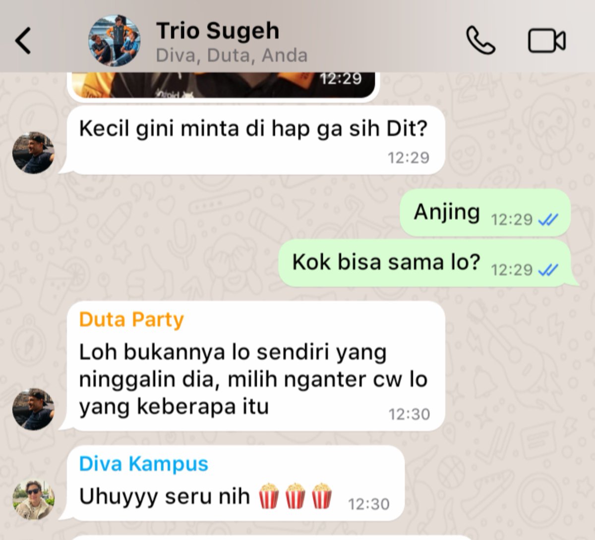 gielianvers's tweet photo. #pialbon 2381 Few Tweet Au

— Dinamika Adit Oliv before dating, Adit naik pangkat jadi supirnya Oliv. https://t.co/7LU5X2utLS