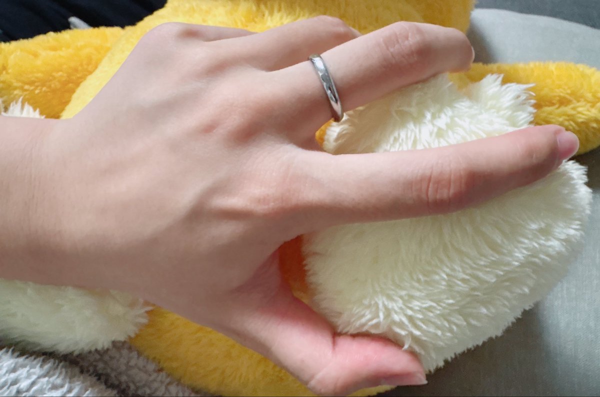 ho5_15's tweet photo. 手フェチに刺さって欲しい https://t.co/lrEkgaWu9s