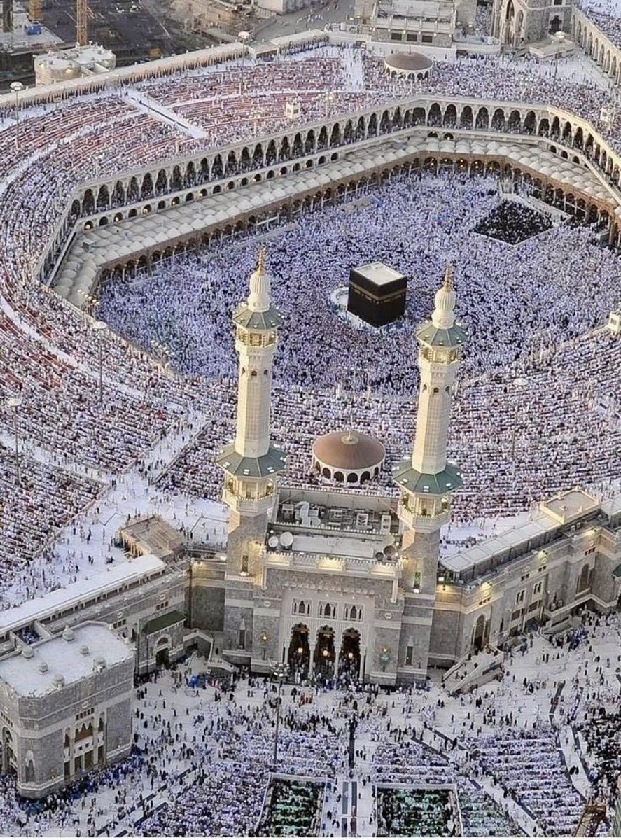 jawaherjoj15's tweet photo. اللهم في يوم الجمعة، احفظ مملكتنا الغالية 
قيادةً وشعبًا، وأدم عليها نعمة الأمن والأمان
وانصر جنودها، واحمِ حدودها وسماءها وأرضها 
وردّ كيد كل من أراد بها سوءًا، وبارك في خيراتها
وأعزّ رايتها، واحفظها من كل مكروه، واجعلها
 آمنةً مطمئنةً وسائر بلاد المسلمين 🇸🇦🤍🤲🏻

#يوم_الجمعة https://t.co/61OIJ87FEA