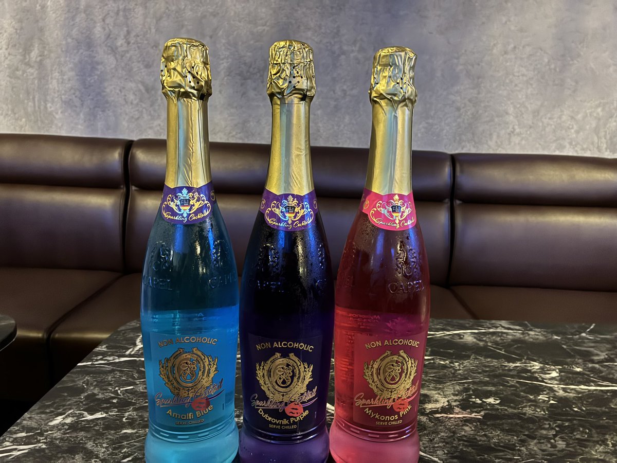 oshikano_'s tweet photo. ポンフィリコを入荷しました✨

水色、紫、ピンク各一本ずつを入荷しましたが他色も入荷可能なので皆様来店、遠隔でポンしてください🍾💕 https://t.co/Pr3OfgSgY4