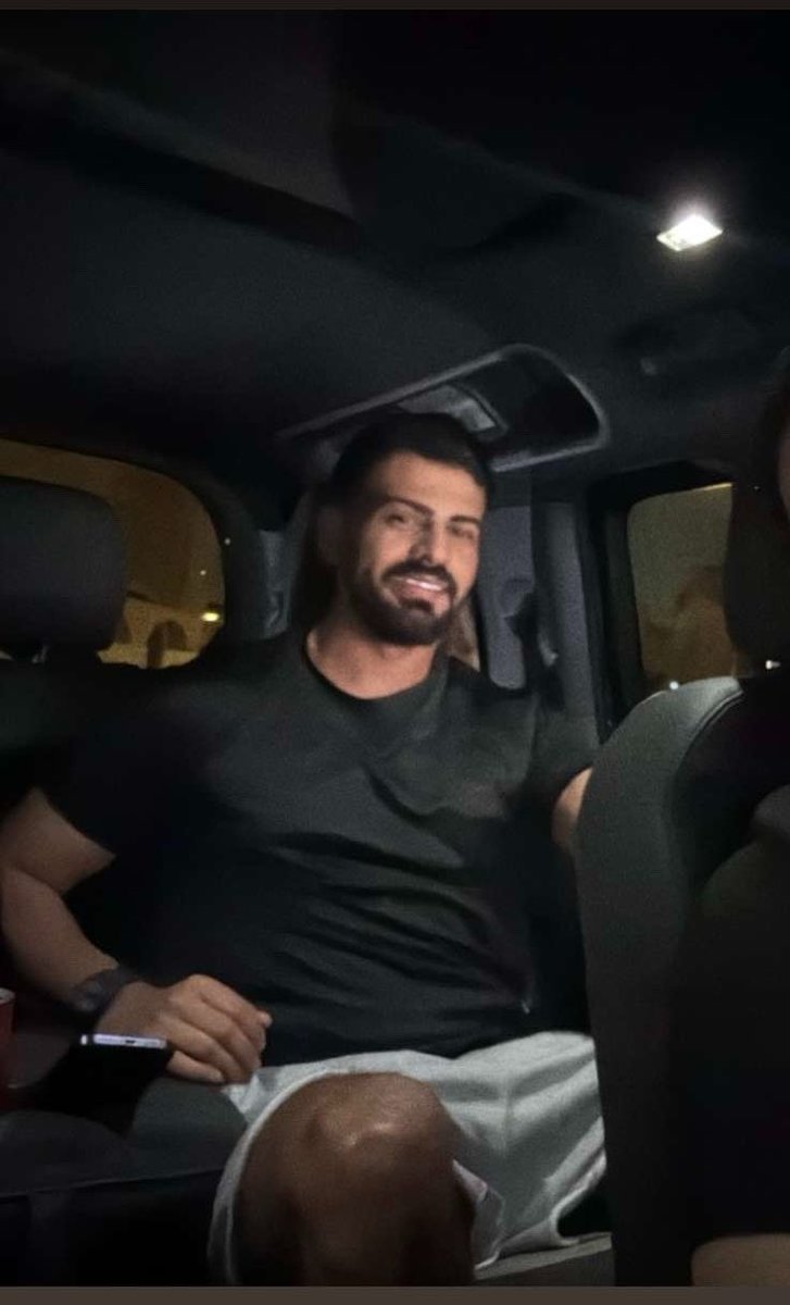 sultanthw's tweet photo. بتحبني ولا الهوى عمرو ماجالك ..؟ https://t.co/vmomLpo3GH