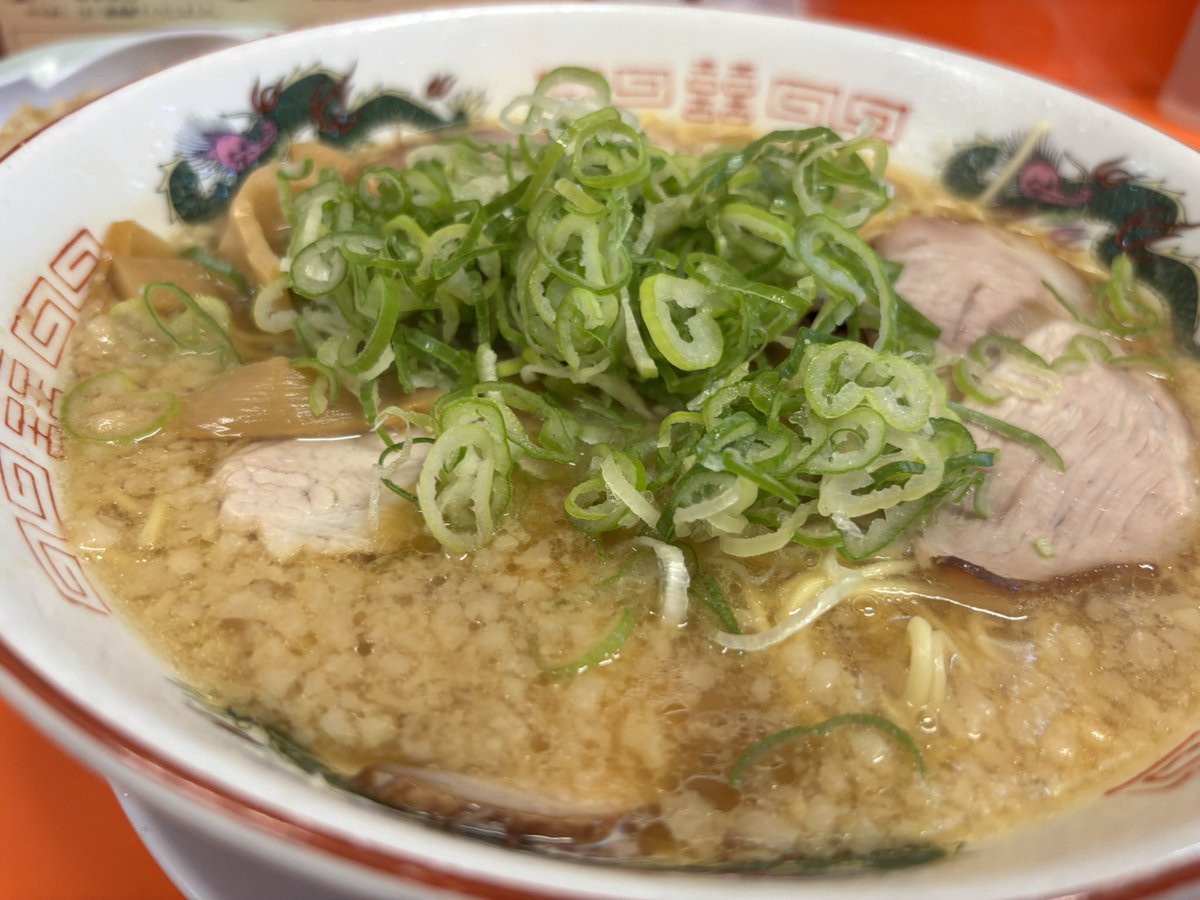 menchikan24's tweet photo. 先々日のお休み
山さんラーメン
醤油ラーメン大　炒飯並をいただきました。
落ち着くお味　美味しい😋
炒飯も懐かしい味　大好き❤
美味しかったです。
ご馳走さまでしたー♪ https://t.co/yf0xELH08u