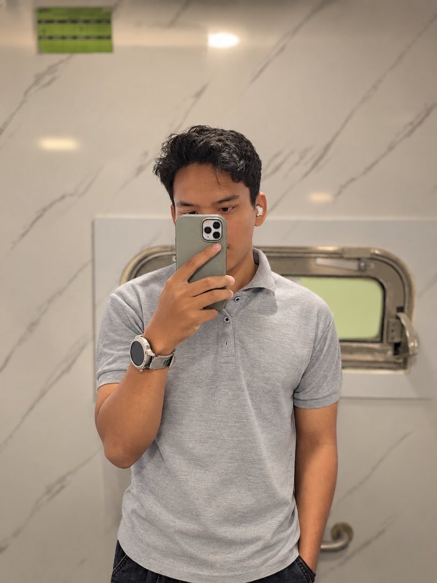 Daveodils's tweet photo. When yh travelingnya ada yg nemenin #GayJogja #GayJakarta https://t.co/foioCpOx4t