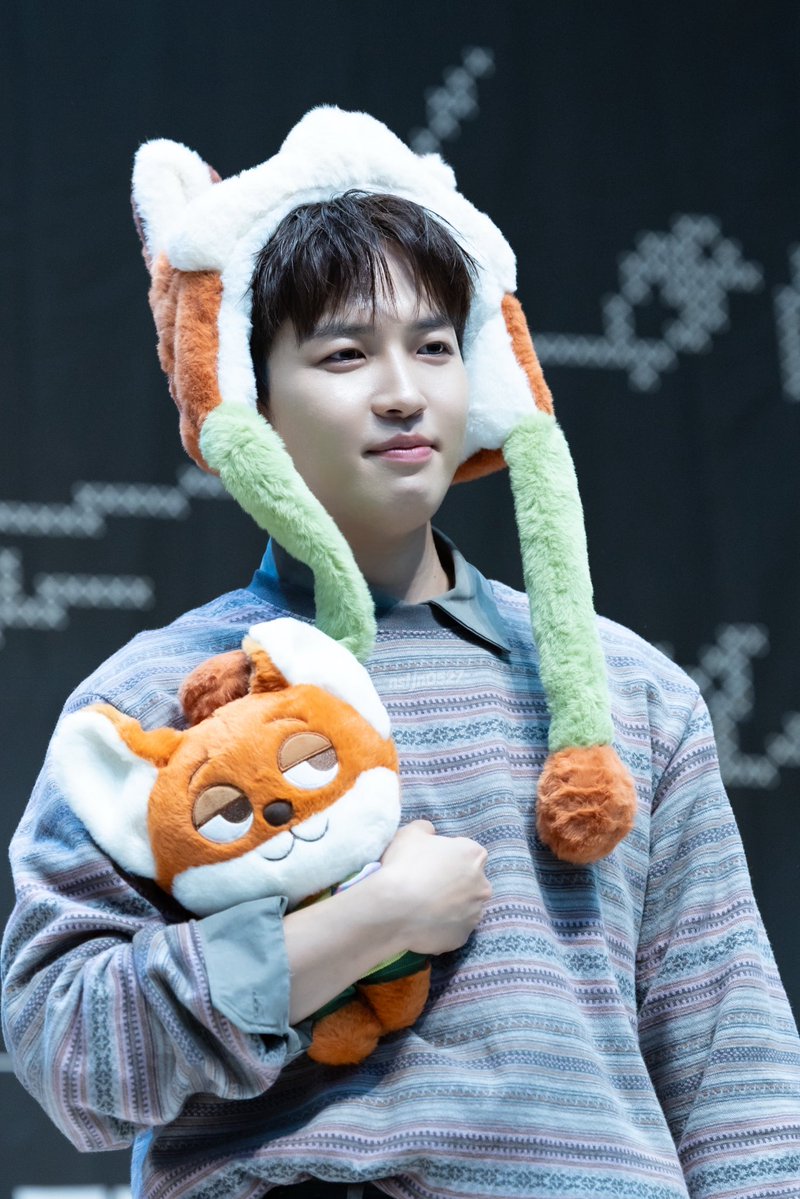 luobo0527's tweet photo. 26.10.10 Mnet Plus Much 대면

#김재환 #KIMJAEHWAN 
#Love_From_Here
#사랑이라부를지도모를거야 https://t.co/KnnSapUKin