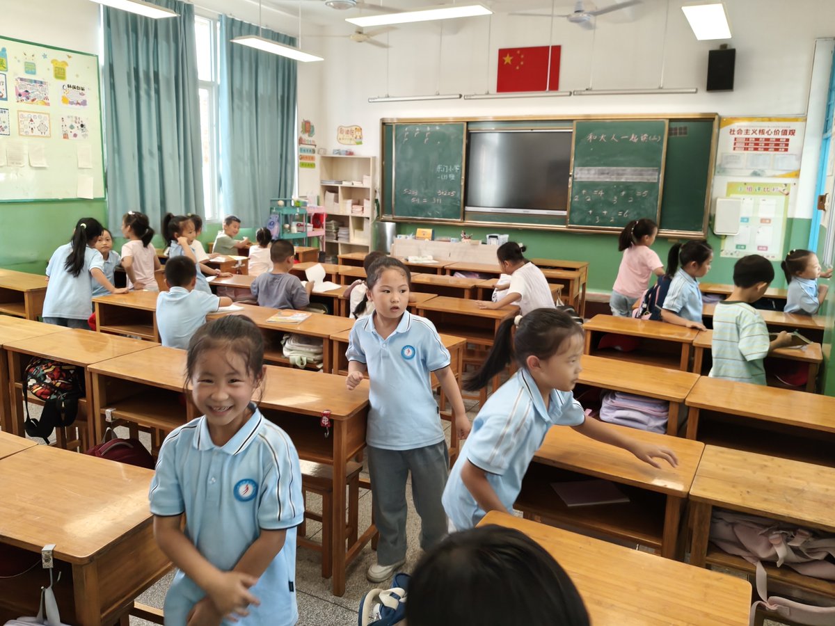 clem090216's tweet photo. 当小学生的一天 https://t.co/oQMTqONlMT