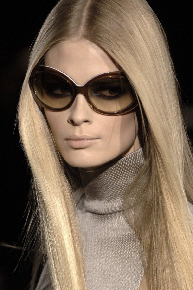 unknownBlessed's tweet photo. Versace, FW 2006 https://t.co/tSdp8t0s8j