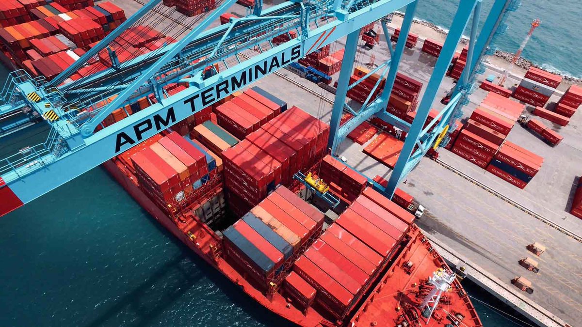 RecruitmentPq's tweet photo. APM Terminals Internship Programme 2026 is OPEN

Requirements:
- Currently serving with NYSC and posted to an eligible state
- Bachelor's degree or HND in any relevant discipline
- Willing to work in an on-site port and terminal operations environment
- Ability to follow SOPs, quality standards and HSE regulations

Apply: https://t.co/6vTEL9pEFM

Even for internships, your CV is what gets you in the door. Make it count at https://t.co/kbPQH4qS2d

Already have one? Tailor it to this exact role at https://t.co/oPb142yggv

Know a corps member currently serving who should see this? Share now.

Follow our WhatsApp channel for more job opportunities: https://t.co/v5XerxG2Eb