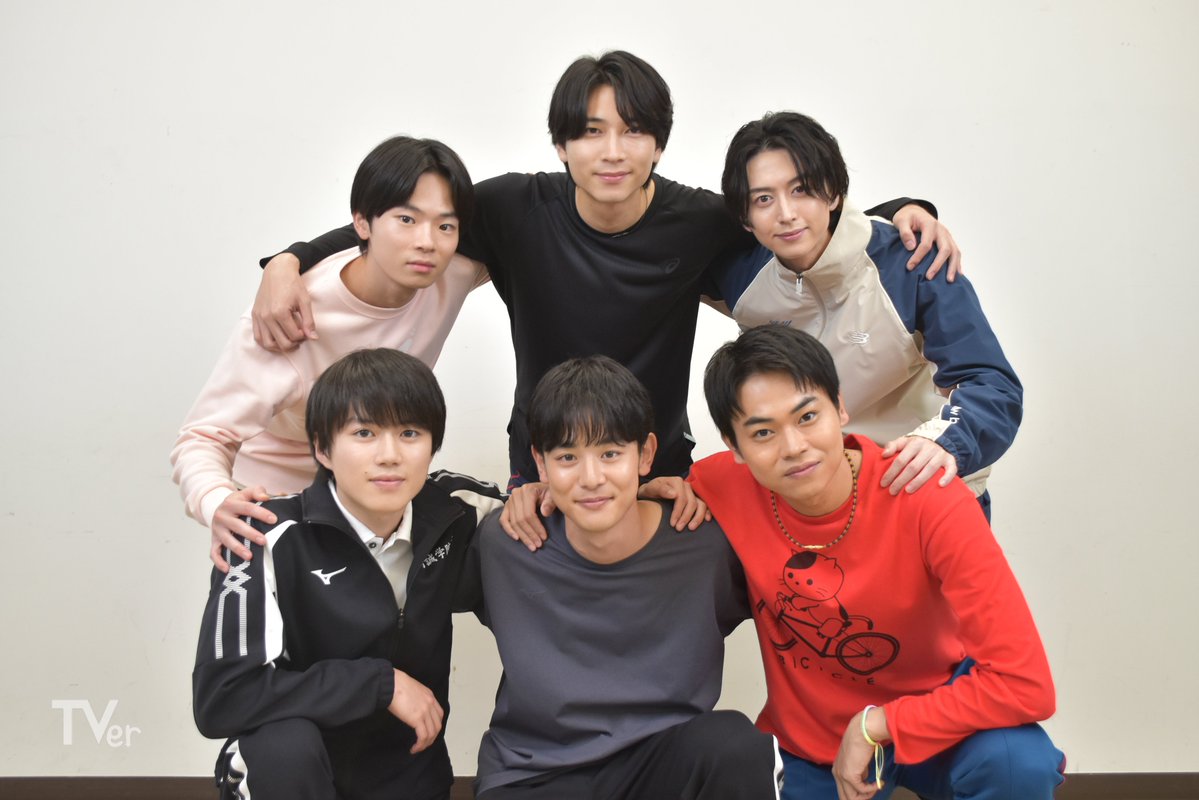 TVGweb's tweet photo. 「俺たちの箱根駅伝」
TVerオリジナルドラマが登場📱
「俺たちの学連合宿」10/17配信

小林虎之介、奥智哉、菅生新樹、
庄司浩平、林裕太、池田匡志に直撃🏃🏻

一同がドラマの見どころ＆
鍛え上げた“駅伝ボディ”を語る💪🏻
「わちゃわちゃが見られます」

https://t.co/57zfwrFoxg

#俺たちの箱根駅伝 https://t.co/if3XsEUjdo