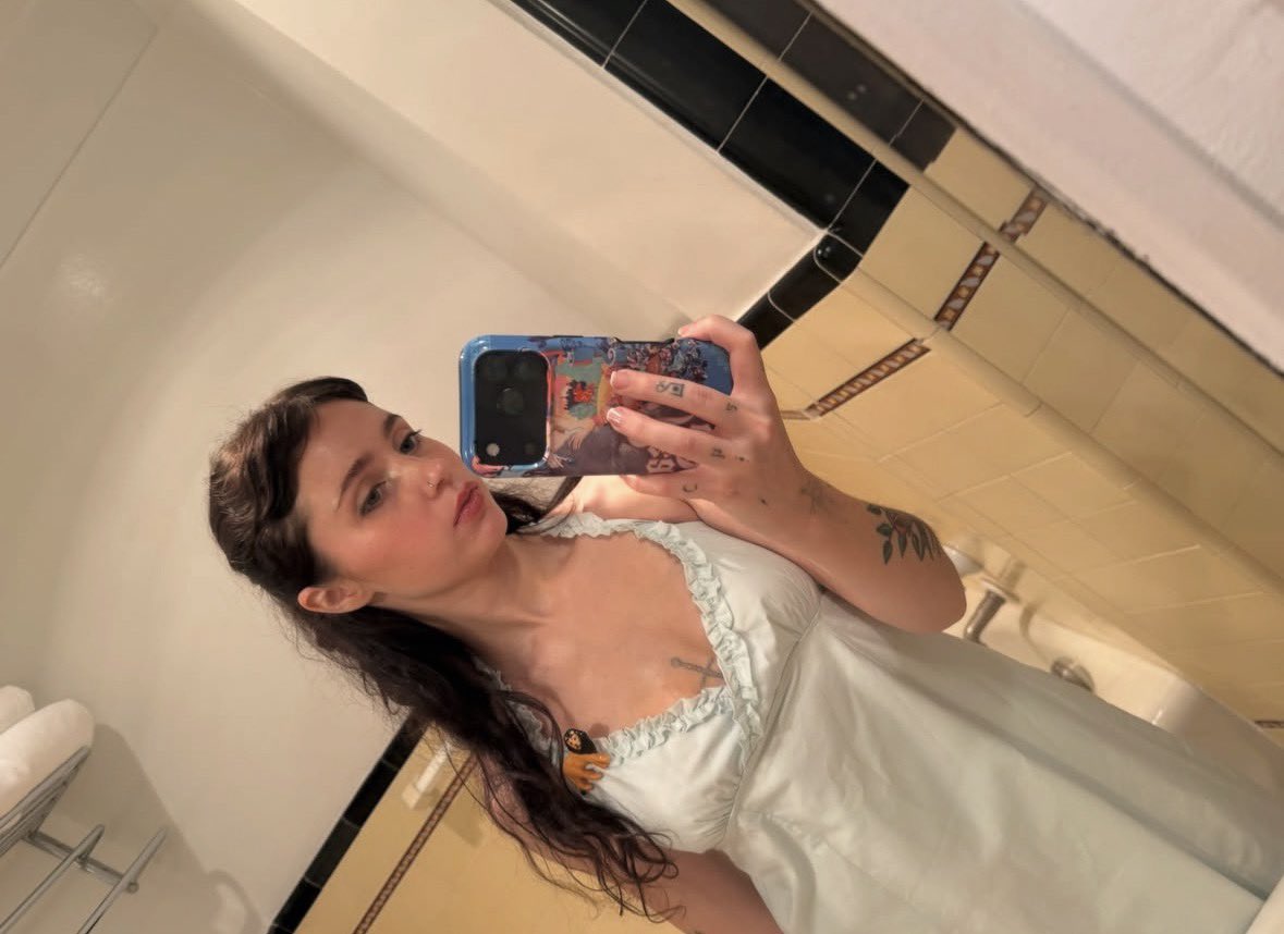 clairoshq's tweet photo. More of Clairo via Instagram https://t.co/V2GcSDToQC