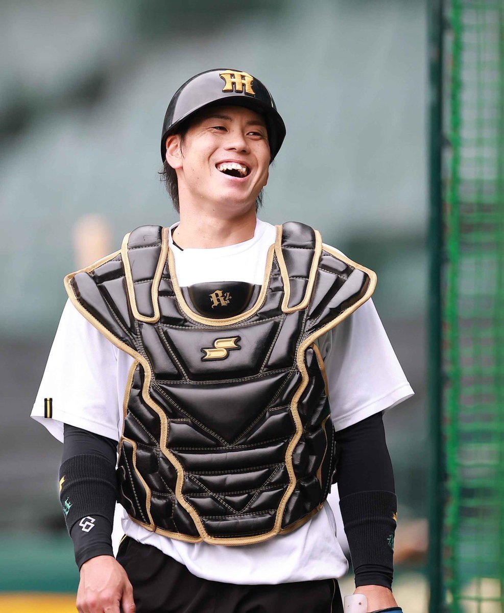 dailytigers2026's tweet photo. 監督はじめ選手たちに重い空気はありません！ https://t.co/nNPCqDGJtH