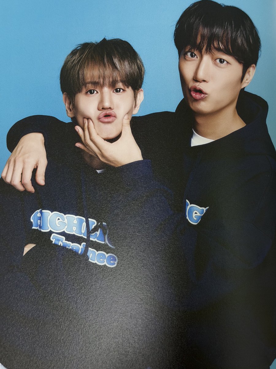 headache_duyo's tweet photo. ㅅㅂ 이거잖아!!!!!! 이거 따라한거잖아!!!!!!!! https://t.co/ZZ7euchxF2