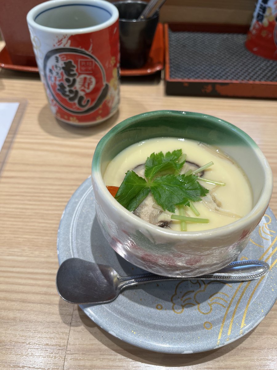 mitsumamest's tweet photo. 今日は社労士受験生卒業祝と証して合格祝賀会用のドレスを選んで、お寿司を食べました😁

この一年は私の一生の思い出で財産です

改めて #スタディング の早苗先生、講師陣の皆様、#イタチャチャハウス のイタガキ先生、毎朝一緒に勉強していただいた全国の皆さんありがとうございました！ https://t.co/2e2VX9CuAq