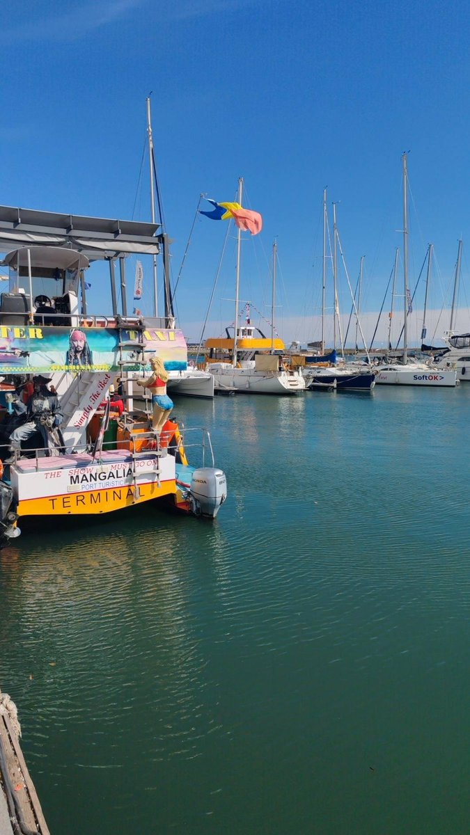 Travel_2Romania's tweet photo. De la Mangalia #Cinstanța #BlackSea #România 🦢🌊⚓⛴️🇷🇴
📷Ion Gheorghe Dica https://t.co/GQk5W49D33