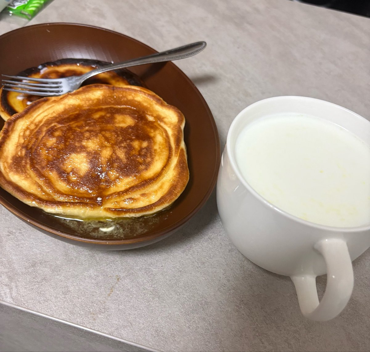 bcd8no's tweet photo. ホットケーキとホットミルクでブッ飛びます https://t.co/A8SXB4n8N7