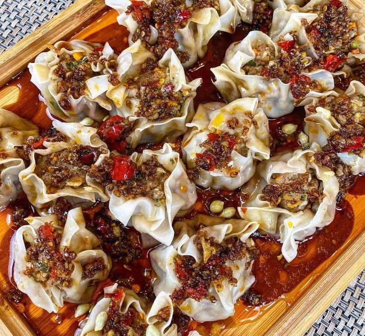 amaaiizing's tweet photo. Gusto ko lang malaman, siomai o siopao? https://t.co/yJoKH4tWnJ