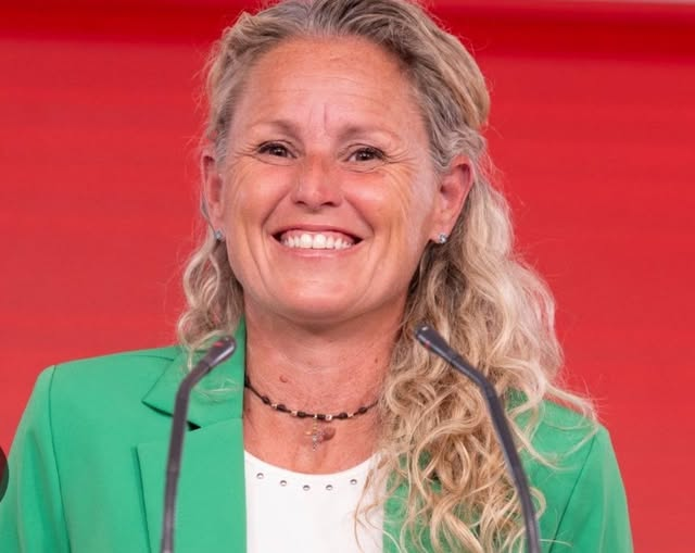 Rober_Alcaz's tweet photo. Hola, soy Montse Minguez, Portavoz del PSOE , y acabo de reventar la campaña electoral a mi partido, que versaba sobre la Vivienda.
Soy a la vivienda, lo que Ábalos a la putas, lo que Begoña a las Cátedras y lo que Pedro a las Saunas.
¡¡PSOE, tu partido se confianza!! 😂🤮💩 https://t.co/N9mXkgZMGI