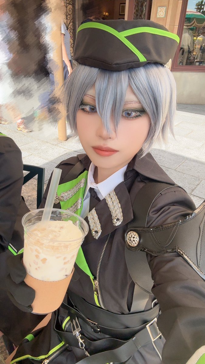 quan_5179's tweet photo. 本日🌊います(遅い)
初のお誕生日でぃずに〜😚✨️✨️
親父殿と一緒…！！

#Dハロ仮装2026
#Dハロツイステ https://t.co/enPl0RCJGj