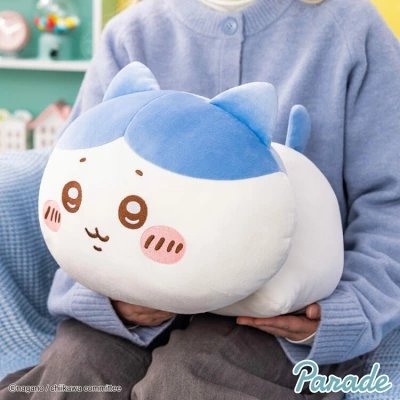 chiikawagoods17's tweet photo. 疲れて帰ってきたとき、こんなちいかわが待ってたら最高じゃない？🥹🤍
もちもちBIGサイズで、ねそべり姿なのがたまらない…！抱きしめるもよし、ベッドに置くもよし。ちいかわたちに埋もれてゴロゴロする休日、優勝すぎる。 https://t.co/oRD0JMLIpZ