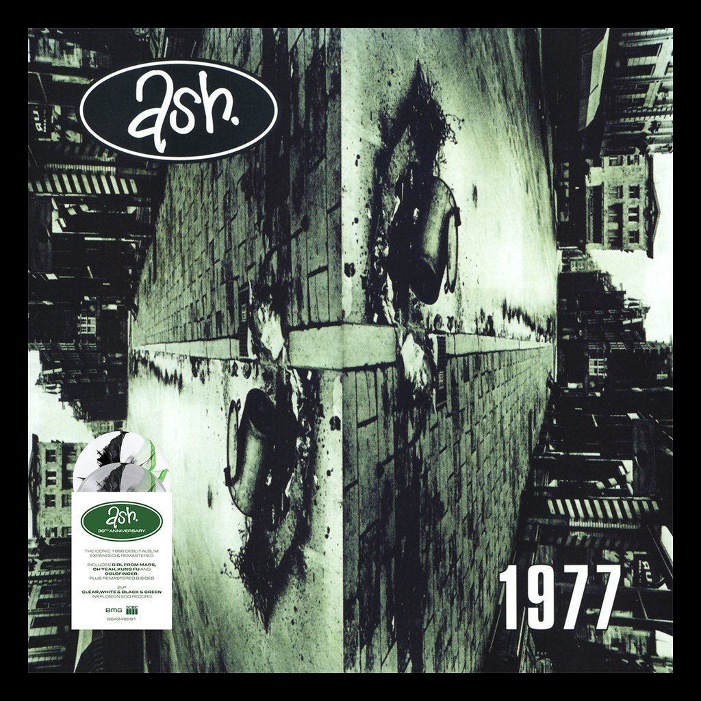 ubbi20115's tweet photo. El álbum " 1977 " de Ash se reedita hoy 16 de octubre de 2026 en Europa en doble LP transparente con ( explosión de tinta ) verde y negro y en doble cd . Es la reedición 30 aniversario que deseamos conseguir pronto desprendiéndome antes de la edición original del 96 . https://t.co/ocmzn450nh
