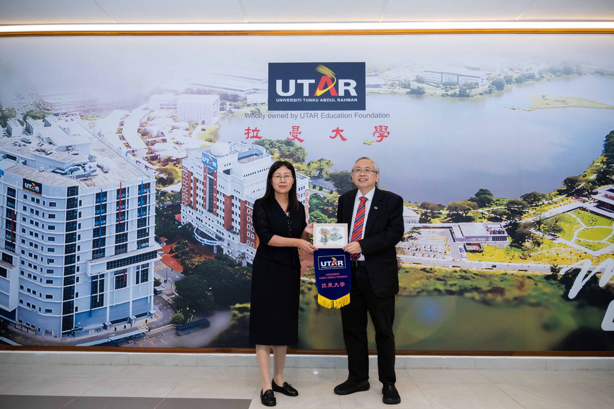UTARnet's tweet photo. UTAR welcomed a delegation from the Hebei Academy of Social Sciences (HASS), China, led by Vice President Lü Xuesong, to explore opportunities for research collaboration and academic exchanges.

Read more: https://t.co/WPIRCkEYJc https://t.co/pcCuZOYtyn