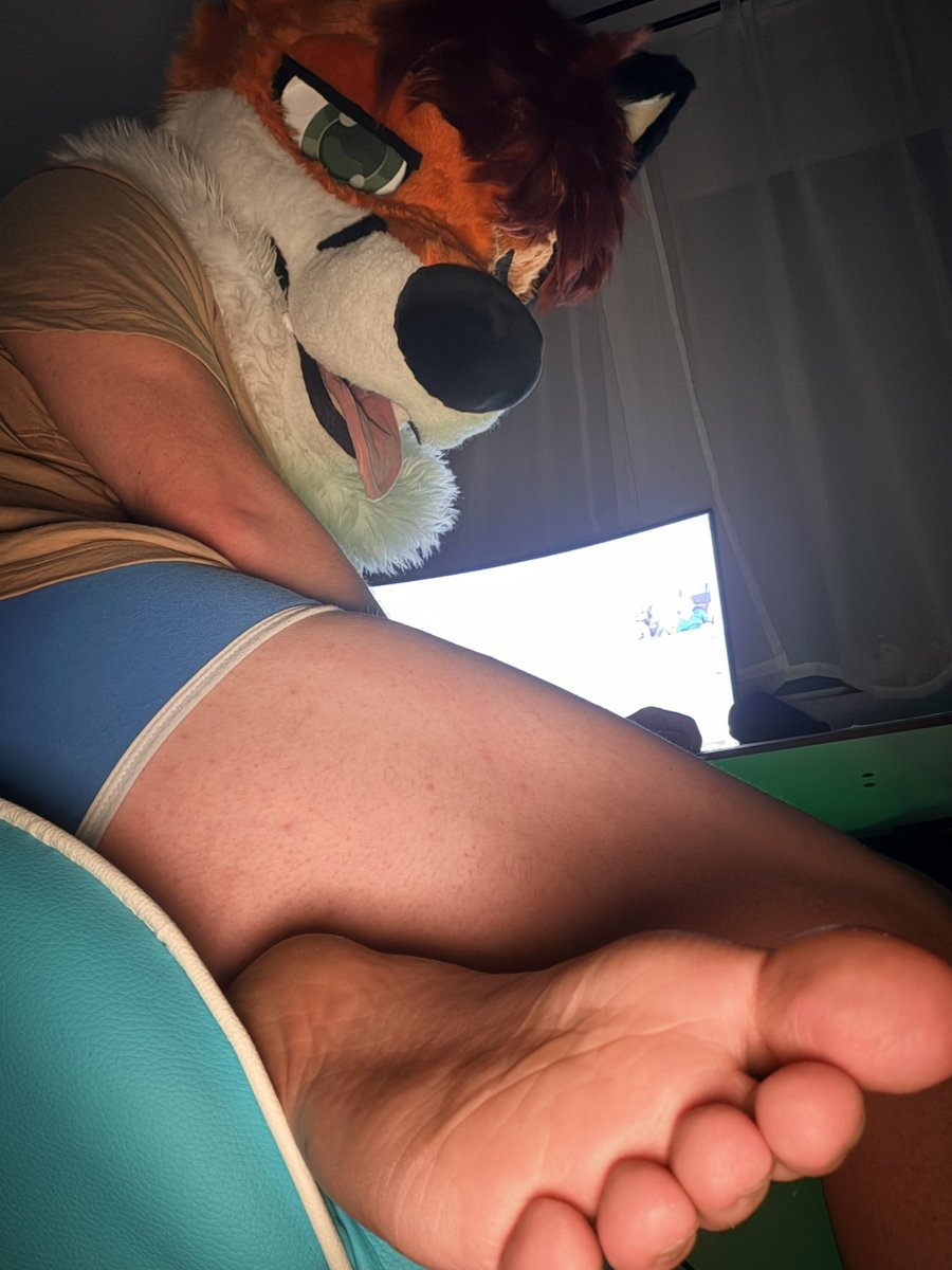 fimkyyy's tweet photo. Sniff it :3 https://t.co/yLHudnWtln