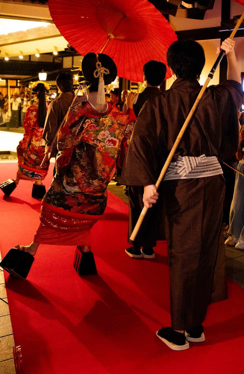 _agu246_'s tweet photo. 日本の伝統美

#熊本花魁道中
#城彩苑
#oiran
#oirandochu
#japanese culture https://t.co/eyDmaFG6Ds